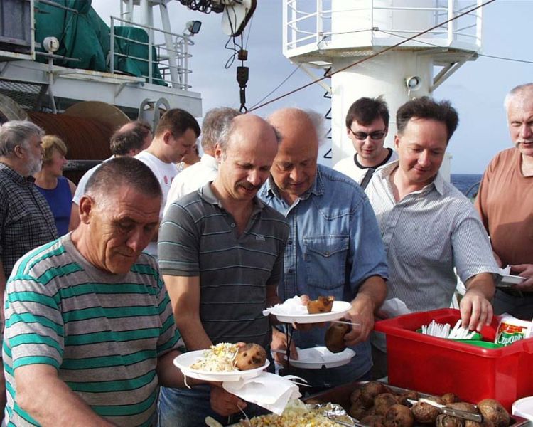 Экспедиция весны 2002 года на НИС "Академик Иоффе" 35