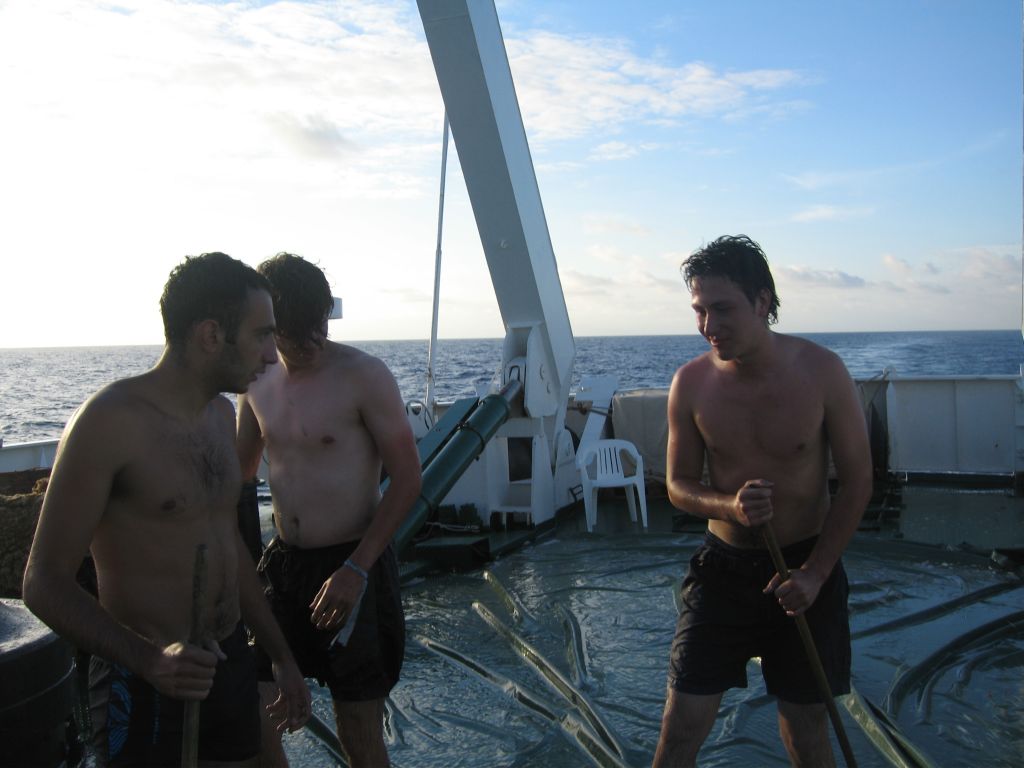 Экспедиция осени 2005 года на НИС "Академик Сергей Вавил