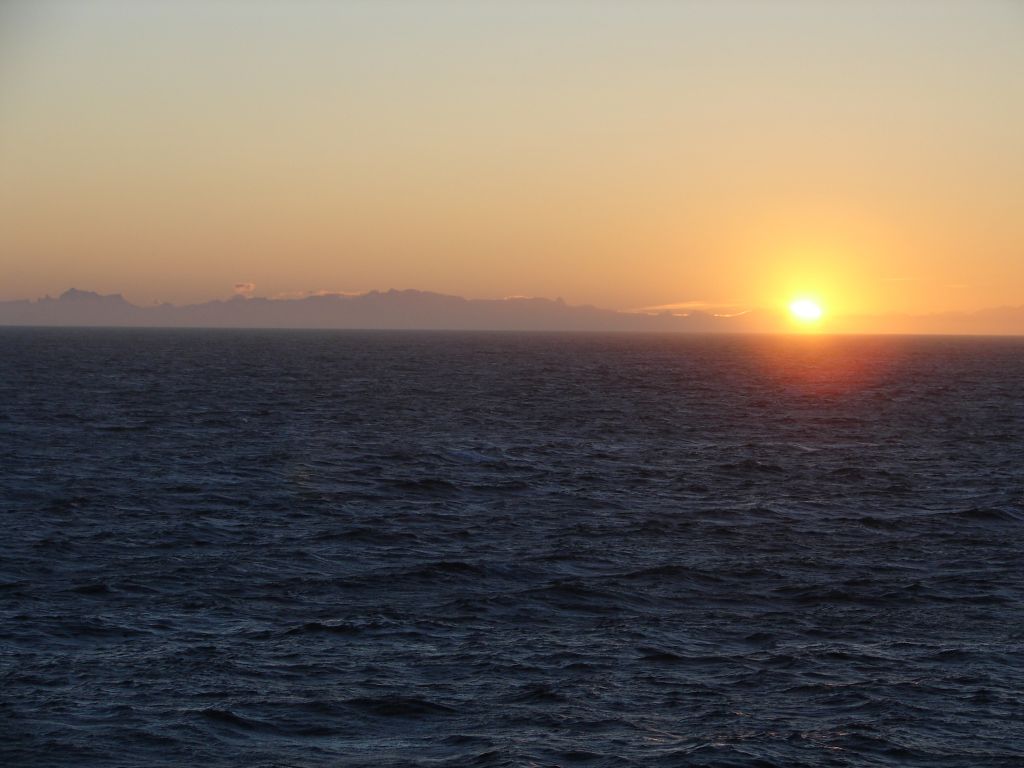 20001-ый восход над океаном
