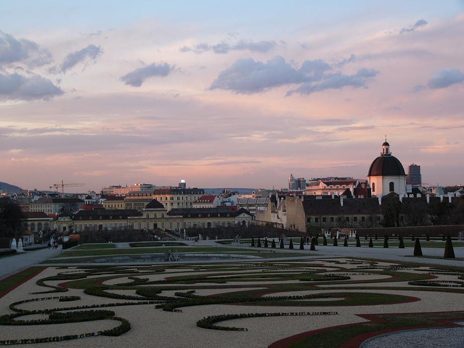 Вечернее небо над Веной