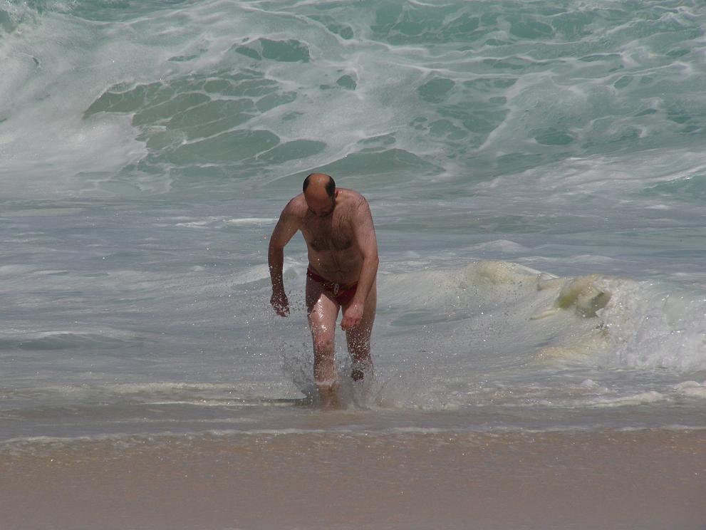 Гладышев С.В., выхожящий из пены морской (мыс Доброй Над