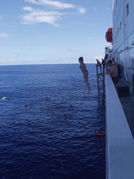 Экспедиция осени 2003 года на НИС "Академик Сергей Вавил