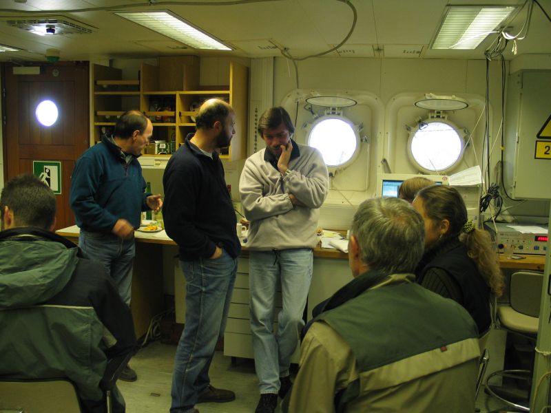 Экспедиция осени 2003 года на НИС "Академик Сергей Вавил