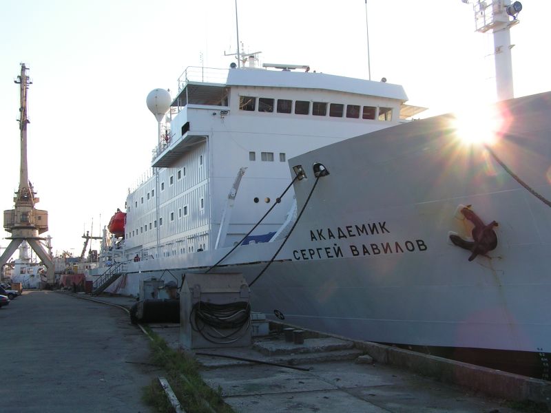 Экспедиция осени 2004 года на НИС "Академик Сергей Вавил