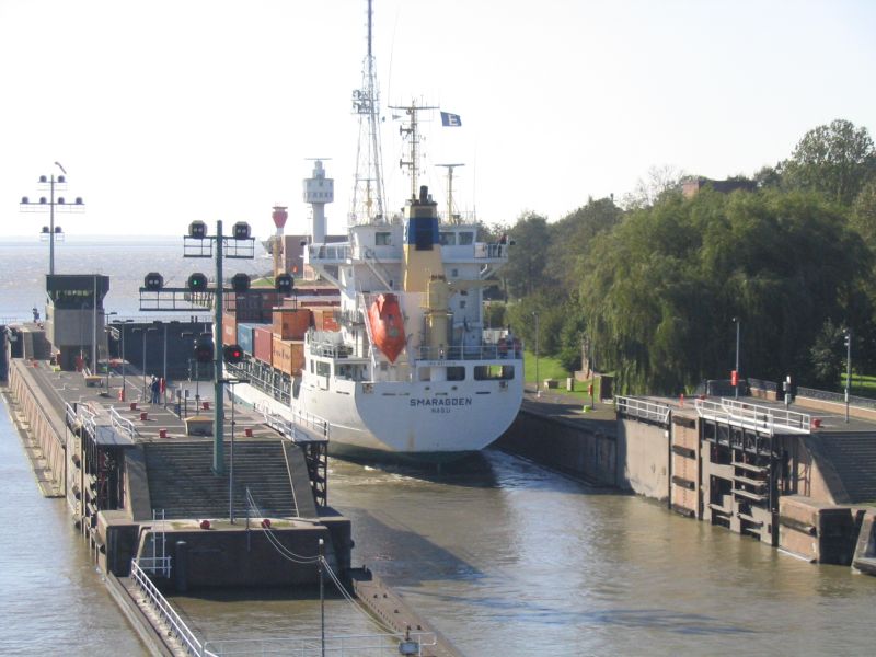 Экспедиция осени 2004 года на НИС "Академик Сергей Вавил